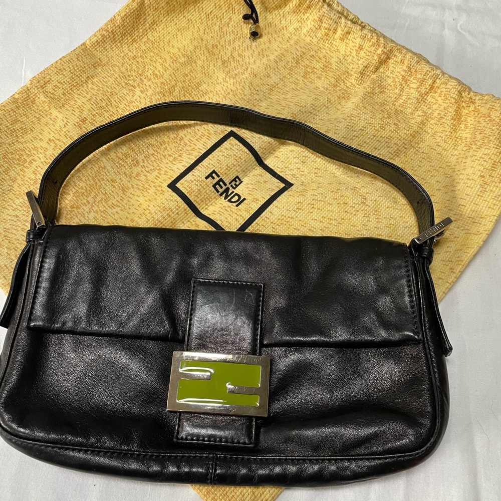 Vintage Fendi Green Baguette.Soft beautiful leather in original Fendi dust bag